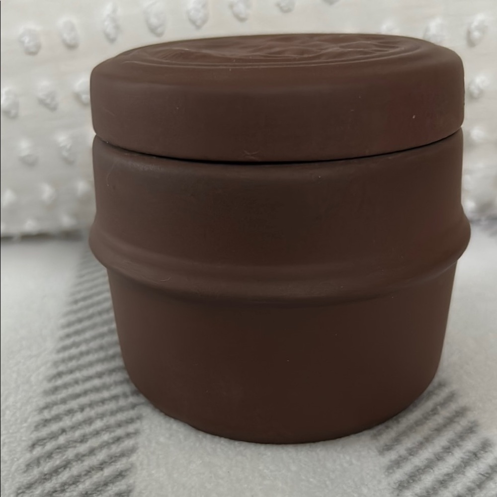 🍂 Brown Ceramic Jar with Lid